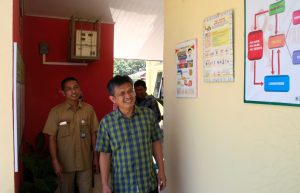 Pak Cipto Leksono menuju Klinik VCT HIV PKM Dewantara 